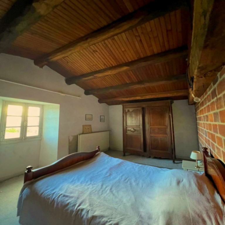 chambre-vieille-maison-768x768